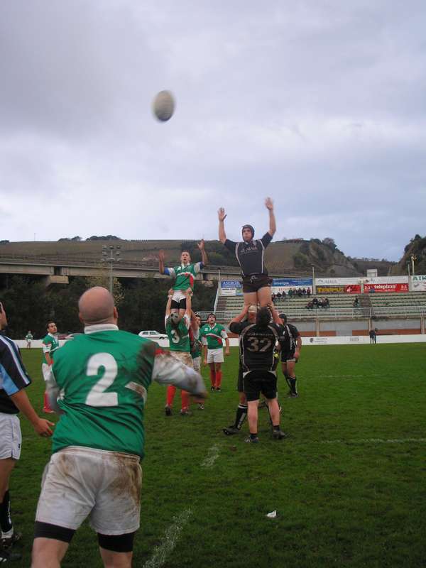 Contundente Victoria del Iru&ntilde;a R.C. en su visita a Zarauz